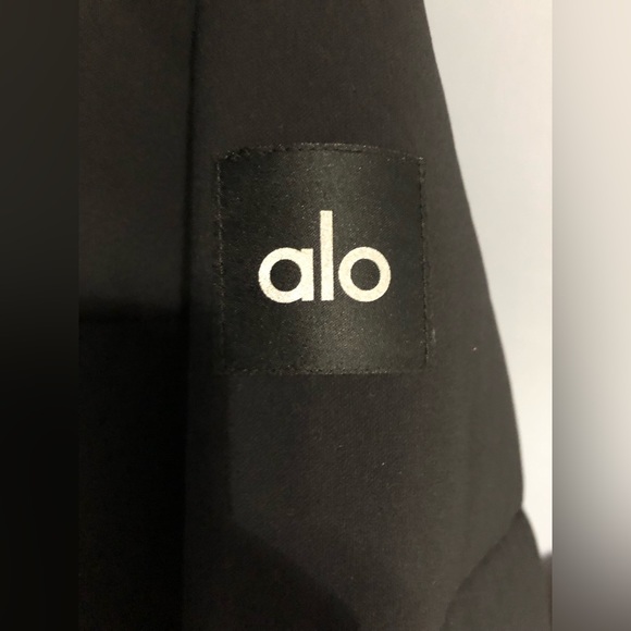 Alo Stretch woven street puffer jacket - Picture 10 of 11